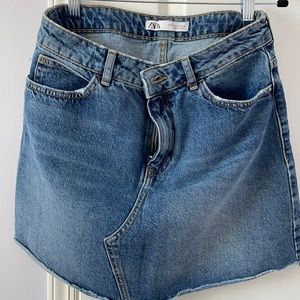 Zara jeans skirt size M
